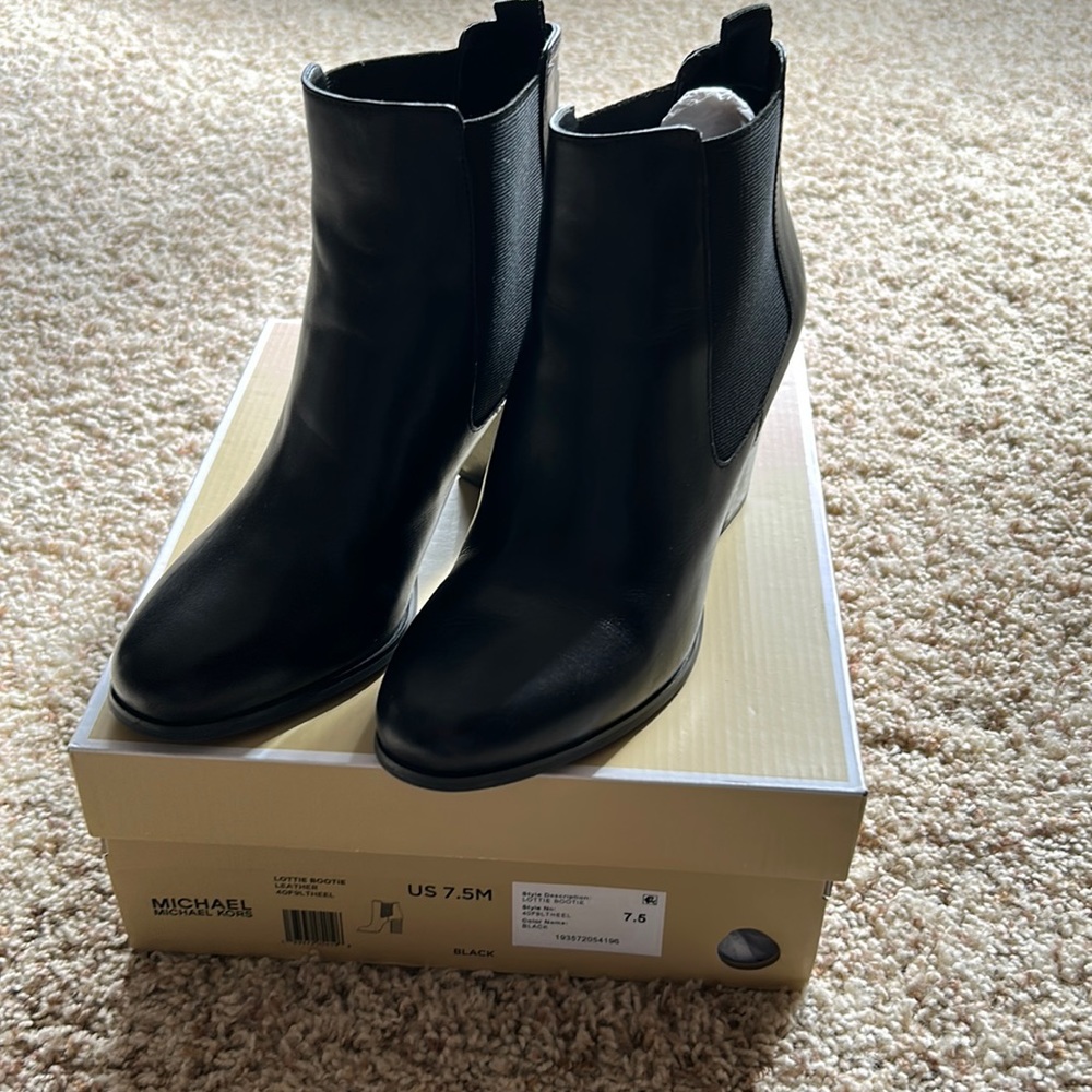 Michael Kors Lottie bootie black leather